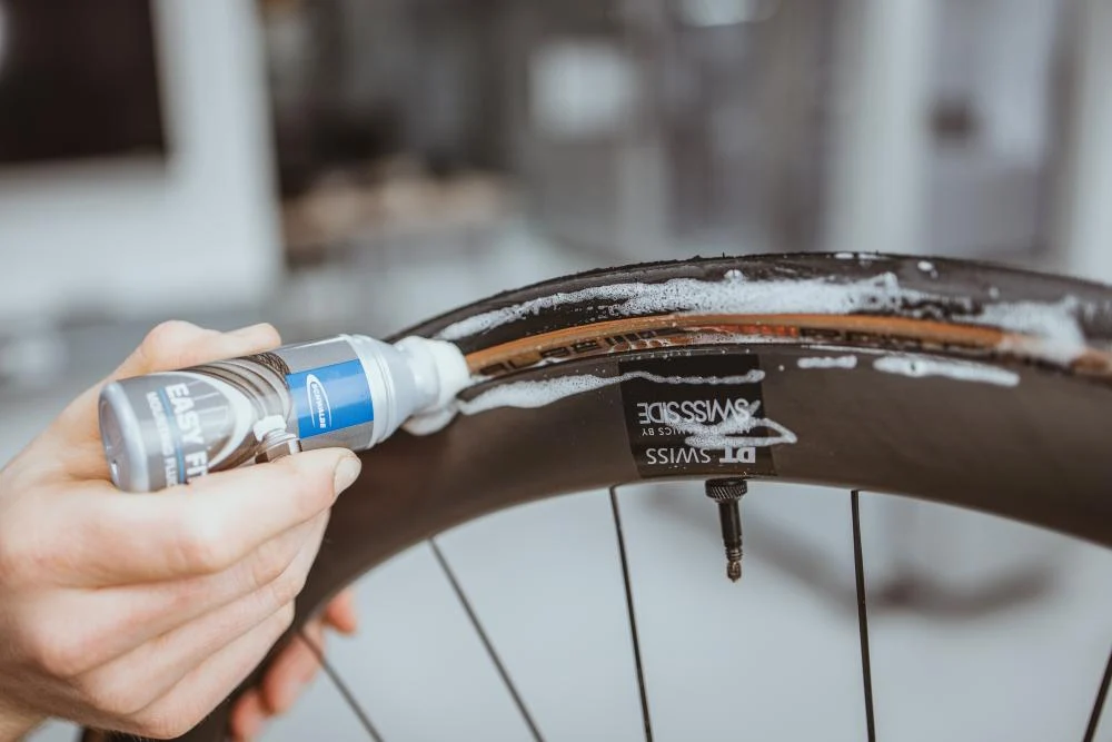 Schwalbe Schwalbe Easy Fit Montagefluid 50 ml - Schwammdose – Bild 4